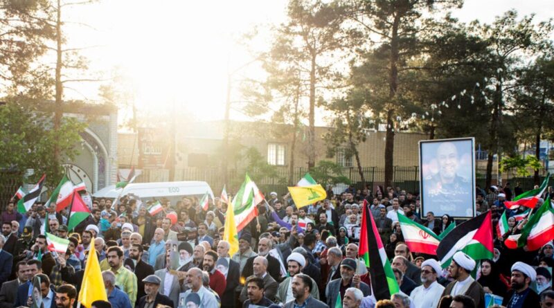 تجمع مردم سمنان در حمایت از حمله موشکی و پهپادی به اسرائیل (عکس)
